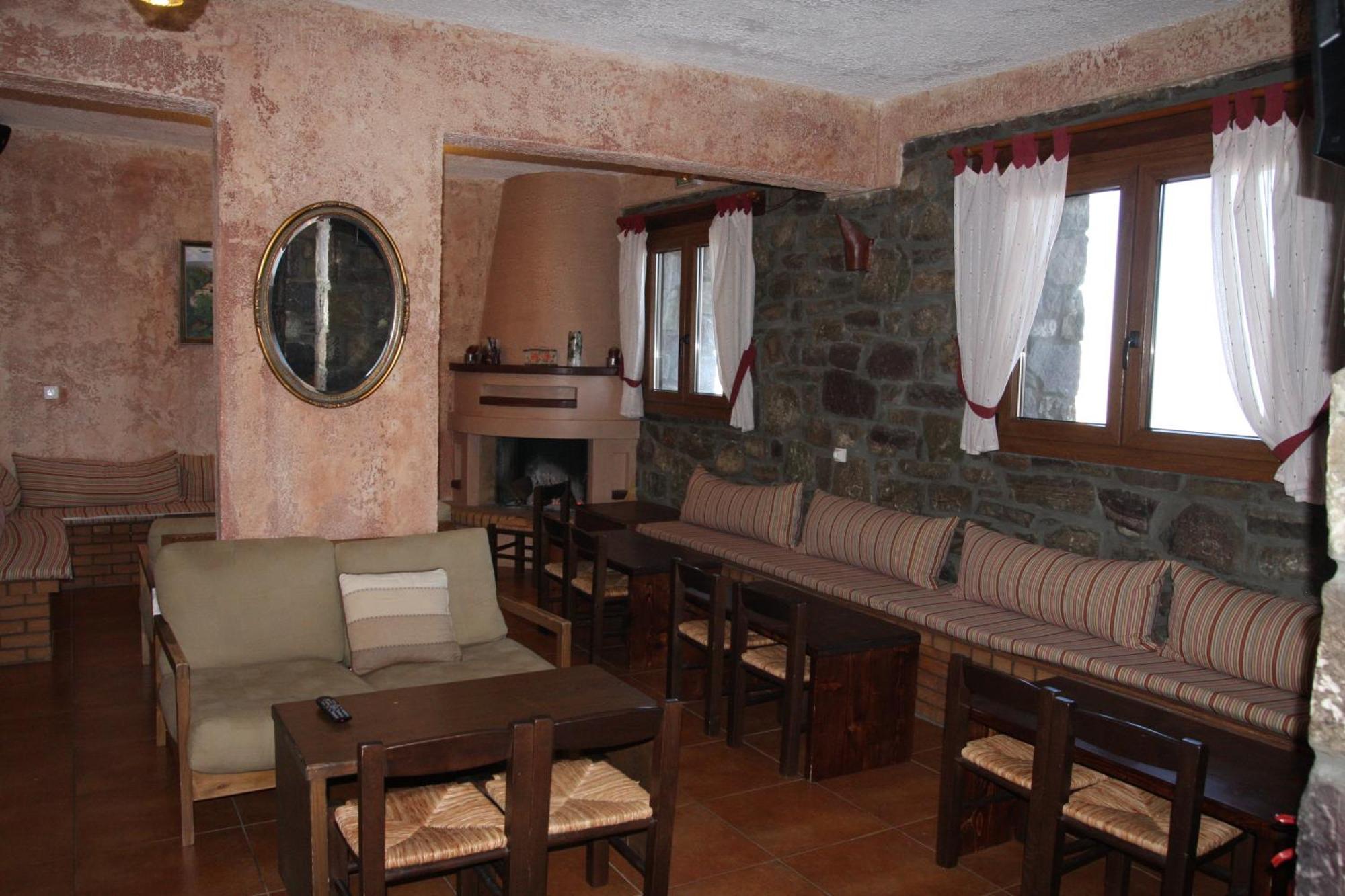 Faris Hotel Xirokampi Buitenkant foto