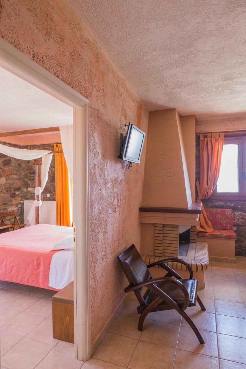 Faris Hotel Xirokampi Buitenkant foto