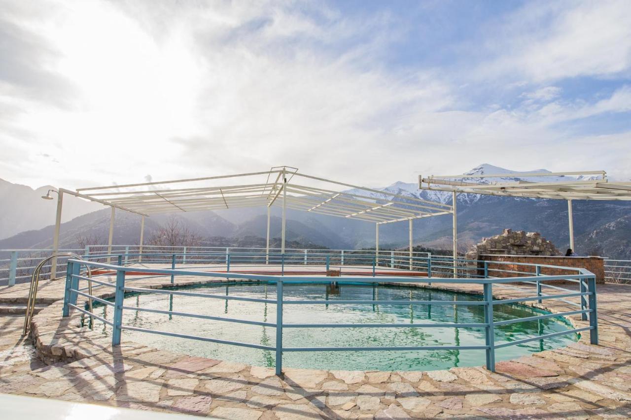 Faris Hotel Xirokampi Buitenkant foto